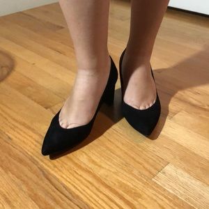 Black kitten heels